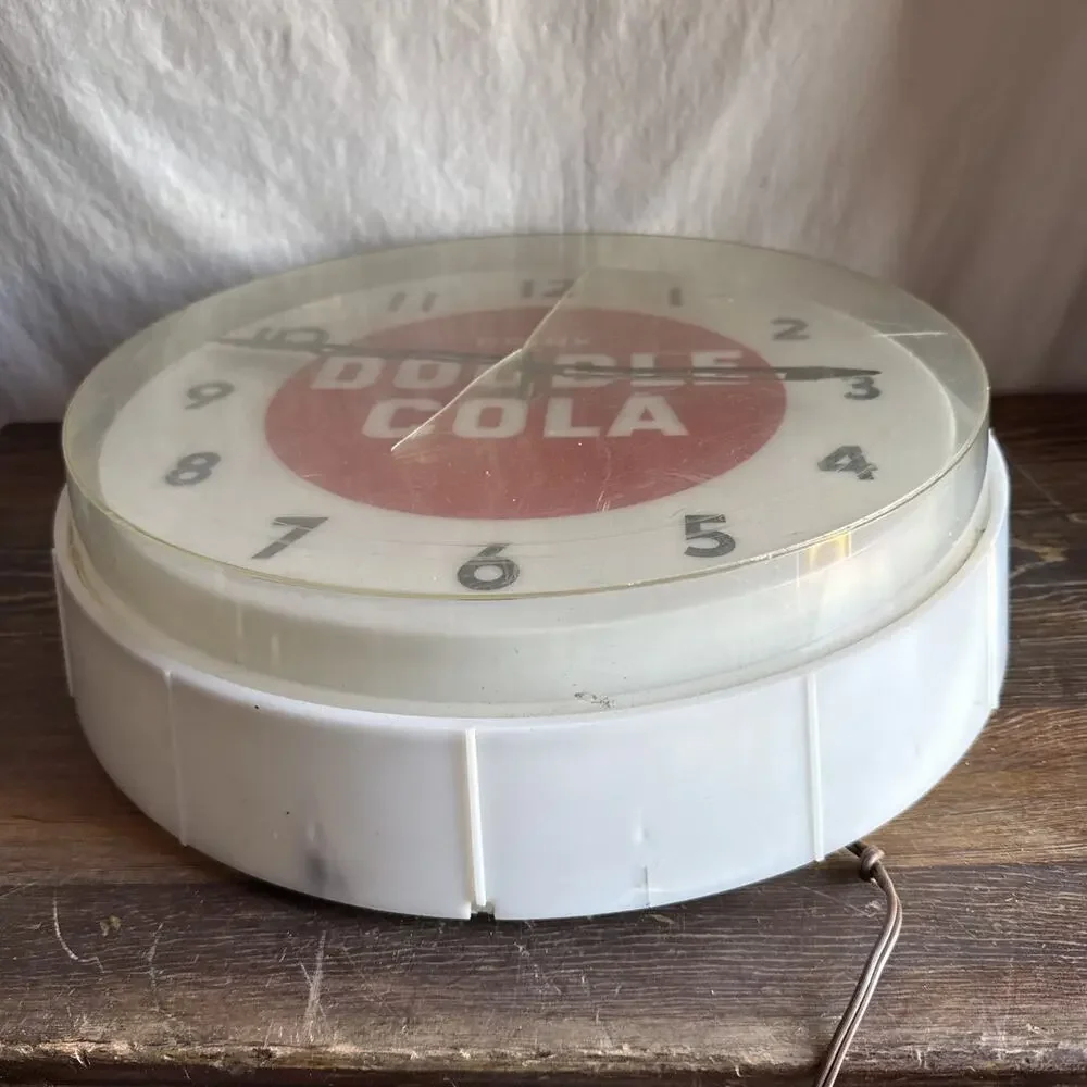 Vintage Double Cola Old Store Advertising Kitchen Diner Clock Made in U.S.A.